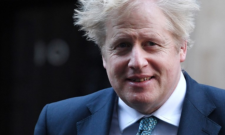 Johnson najavio otvaranje centara za cijepljenje koji će raditi 24 sata na dan