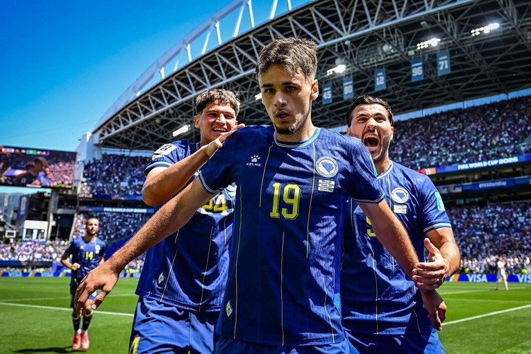 BiH wonderkid srušio Mbappea. Naklonio mu se Romano