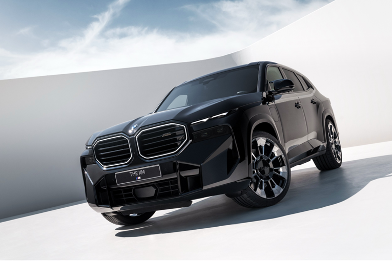 BMW predstavio XM: Ima tri tone, 653 KS i cijenu od 170.000 eura