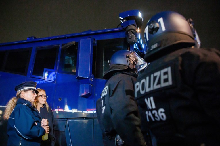 Njemačka policija uhitila Sirijca u Berlinu. Bild: Planirao je samoubilački napad