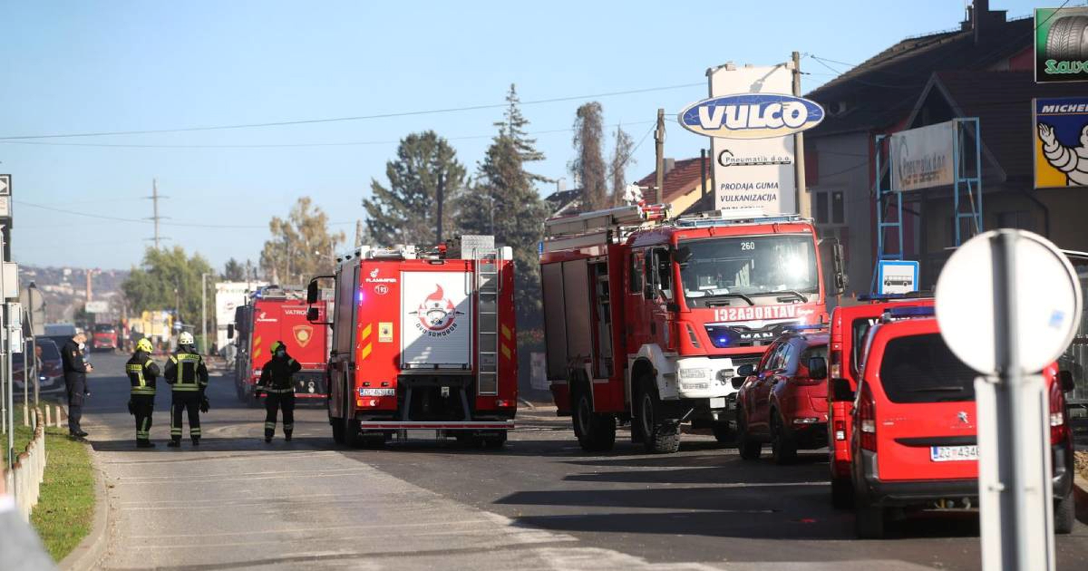 Lokaliziran požar u Svetoj Nedelji: "Tu i tamo se još zapale gume do kojih ne možemo"