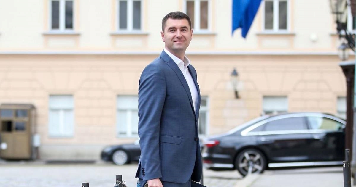 Budući ministri stigli u vladu, među njima i onaj Filipović. Jako je sretan