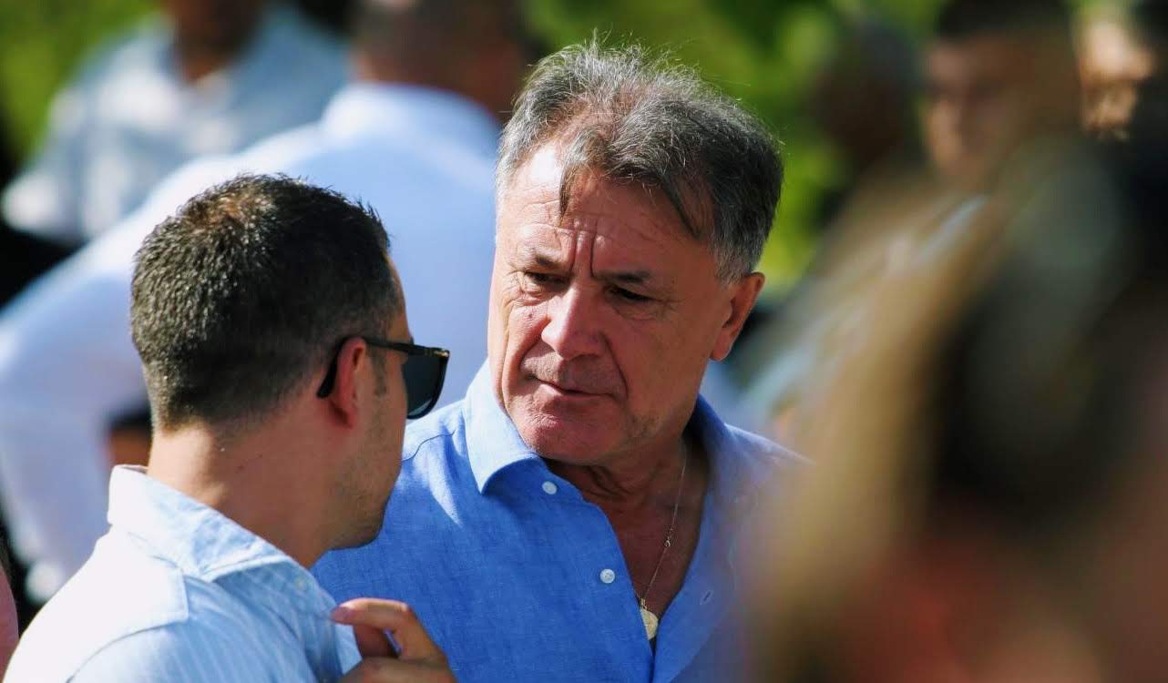 FOTO Pogledajte bjegunca Mamića, čim su počele mise evo ga u prvom redu