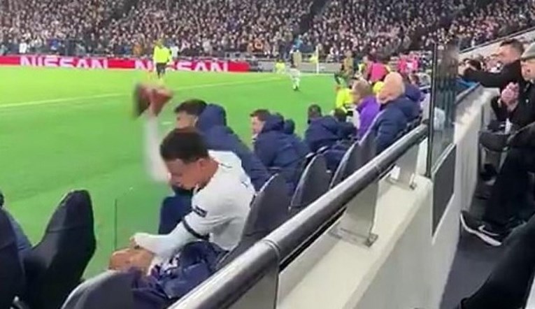 Zvijezda Tottenhama poludjela nakon Mourinhove zamjene i napravila kaos na klupi