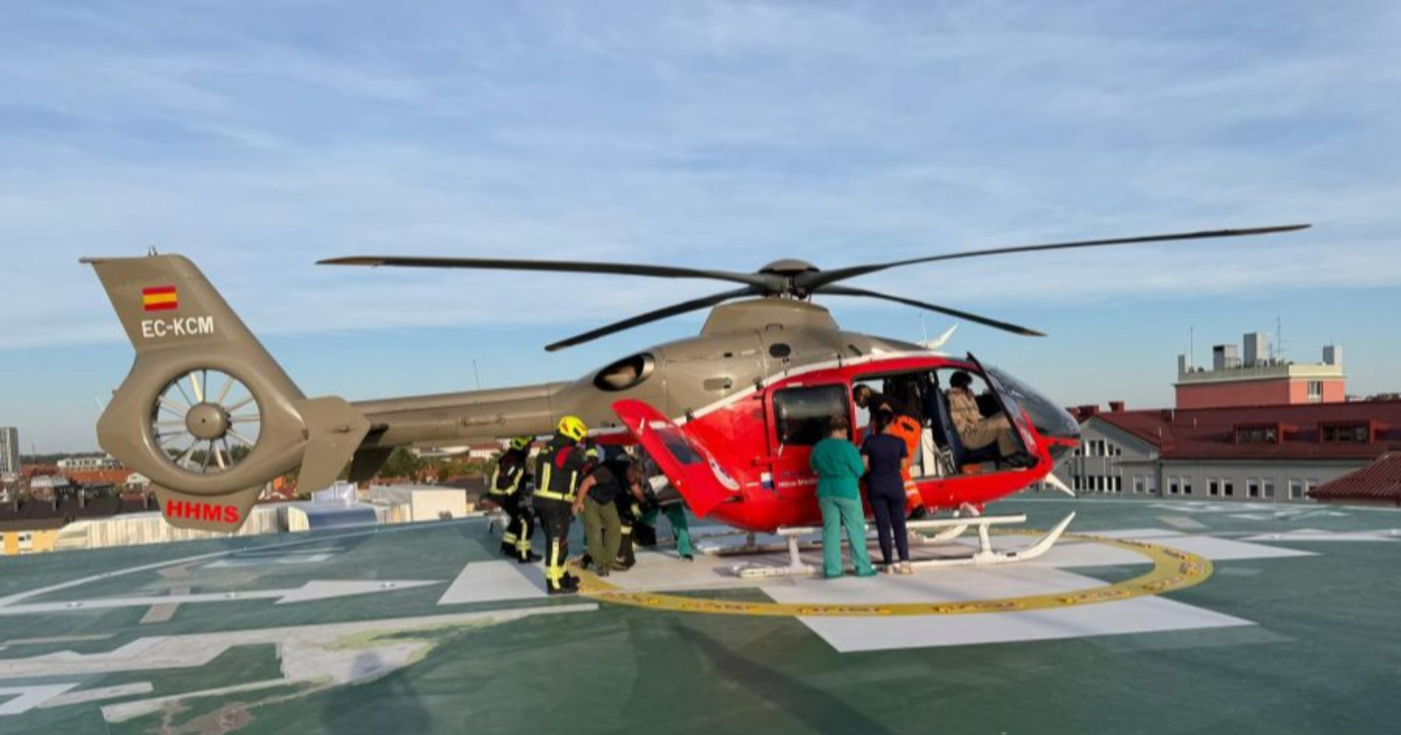 FOTO Helikopter prvi put sletio na varaždinsku bolnicu, prevezli teško ozlijeđenog
