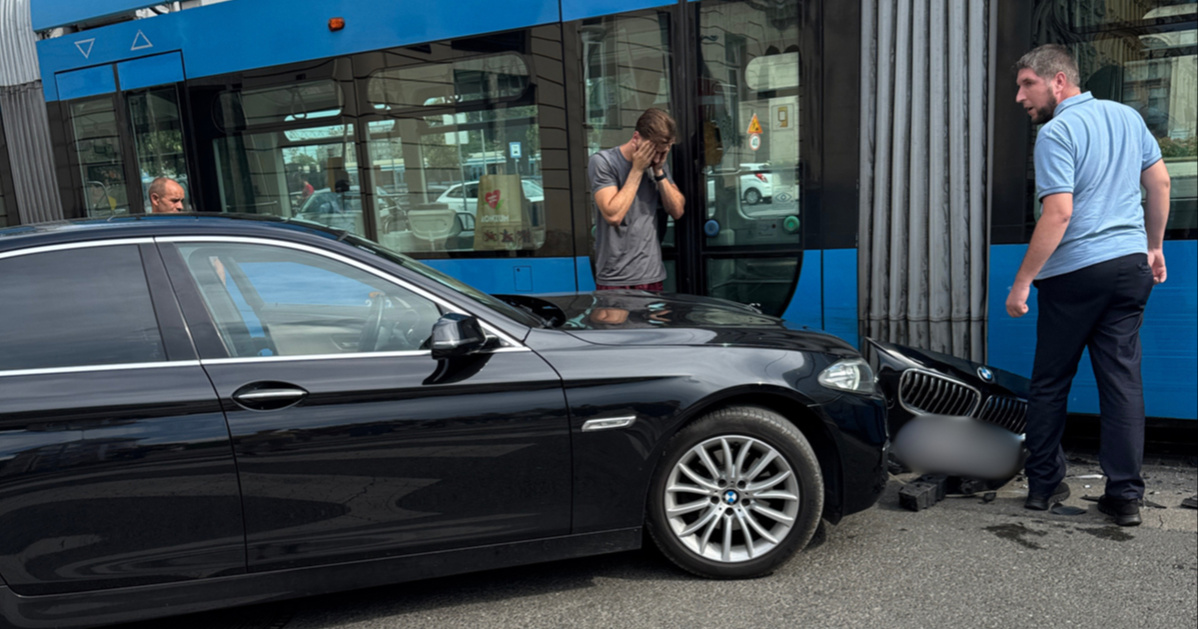 FOTO Sudarili se BMW i tramvaj kod zagrebačkog Glavnog kolodvora