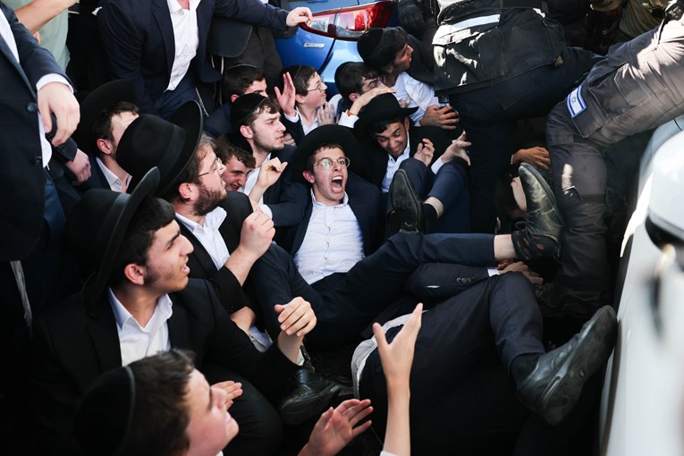 Netanyahu želi uvesti vojni rok ultraortodoksnim Židovima. Vođa oporbe: To je izdaja