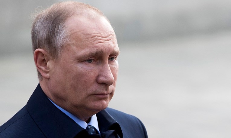 Putin: Fali nam opreme za proizvodnju cjepiva protiv korone