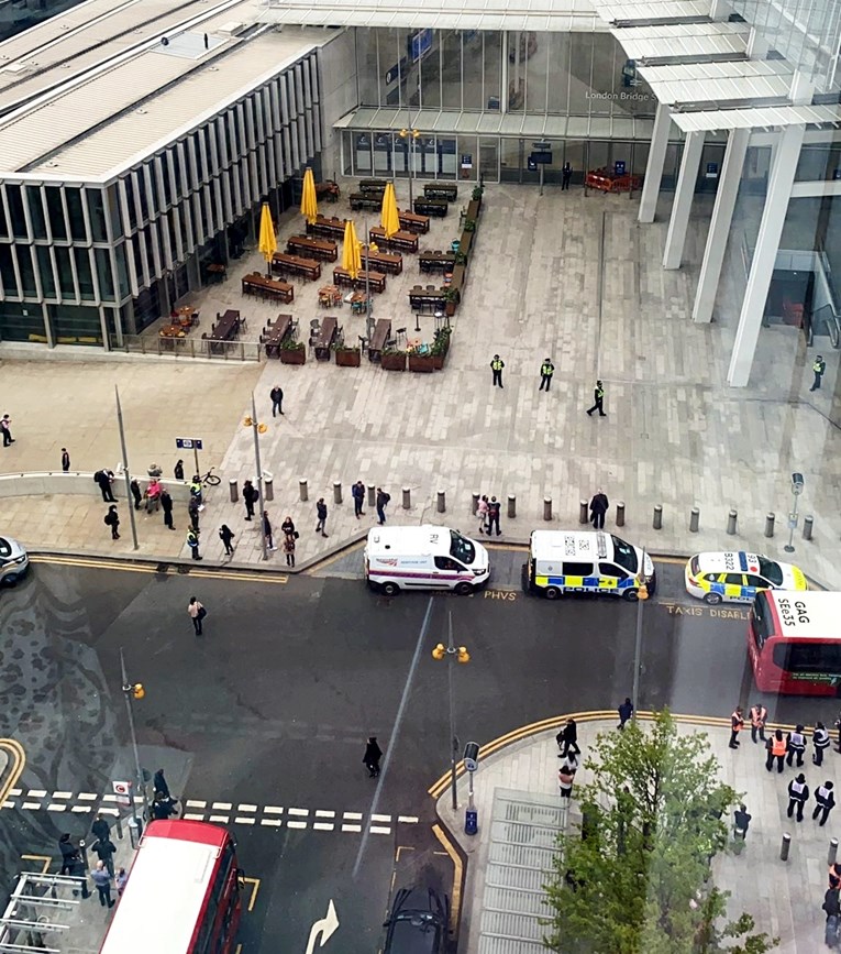 Evakuirana stanica željeznice i podzemne u Londonu, provjerava se sumnjivi paket
