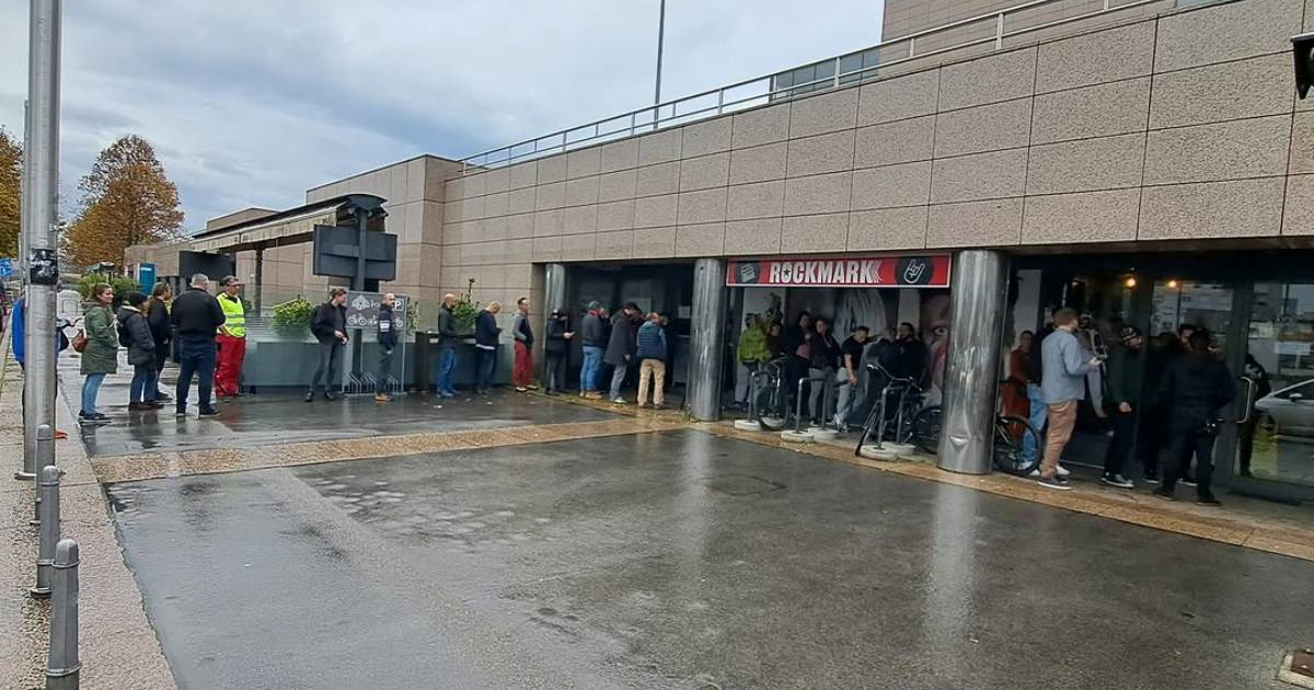 Nije ni Thompson ni Prijović. Zagrepčani po kiši u redu čekali ulaznice za koncert