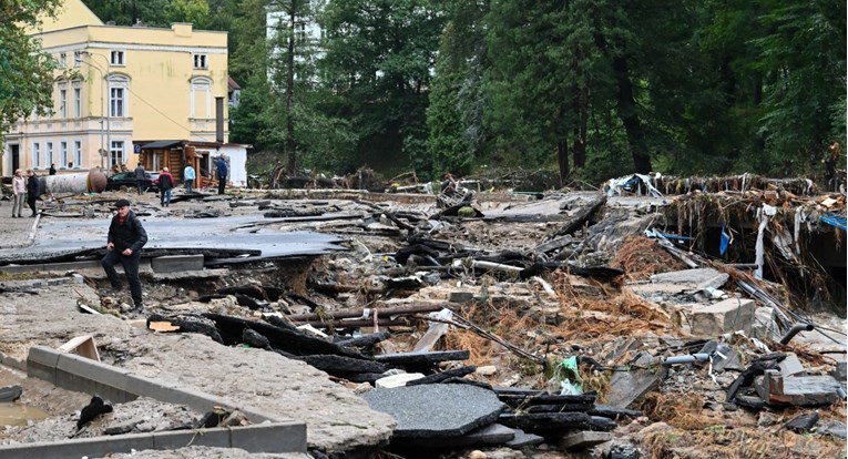 Najmanje osmero mrtvih u poplavama, u Poljskoj proglašeno stanje prirodne katastrofe