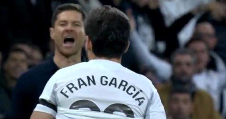 VIDEO Alonso poludio na braniča Reala nakon crvenog kartona: "Nemoj me zezati"