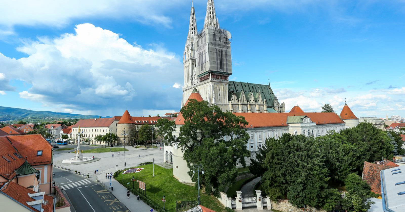 Pronađen novac na zagrebačkom Kaptolu, policija traži vlasnika