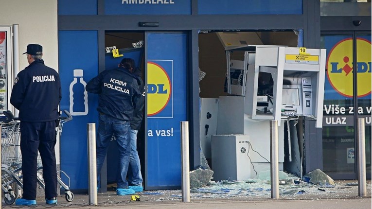 VIDEO U Karlovcu sinoć raznesen bankomat