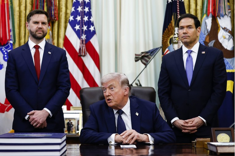 WSJ: Vance i Rubio upozorili Trumpa da bi rat s Iranom mogao trajati godinama