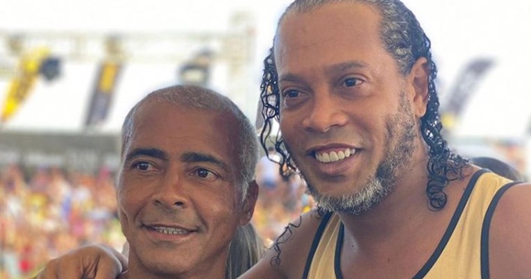 VIDEO Ronaldinho i Romario oduševili Copacabanu majstorskim potezima