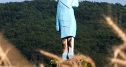 Zapaljen Melanijin kip u Sevnici, svi se sprdaju: Sto posto je sama zapalila taj užas