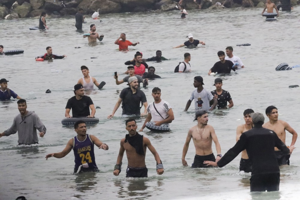 Migranti koji su upali u Ceutu: Rekli su da ćemo dobiti smještaj i vizu. Sve je laž