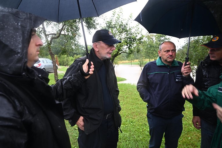 Božinović: Situacija s vodostajima je ozbiljna, Brdovec je kritična točka
