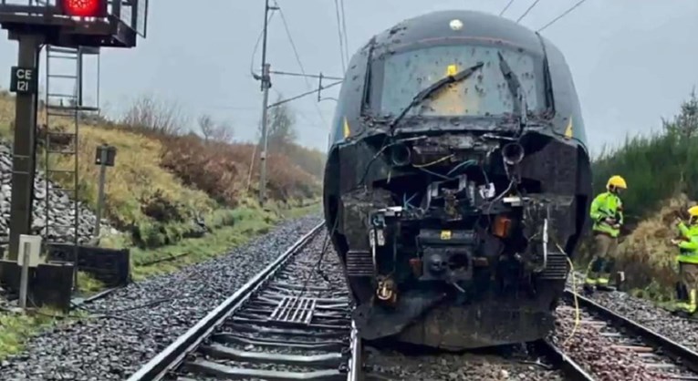 U Engleskoj vlak iskočio iz tračnica, proglašen veliki incident