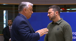 VIDEO Orban prišao Zelenskom i pružio mu ruku, ovaj odmah ustao i rukovao se s njim