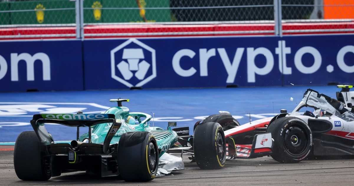 Schumacher je bio blizu prvih bodova u karijeri, a onda se sudario s bivšim prvakom