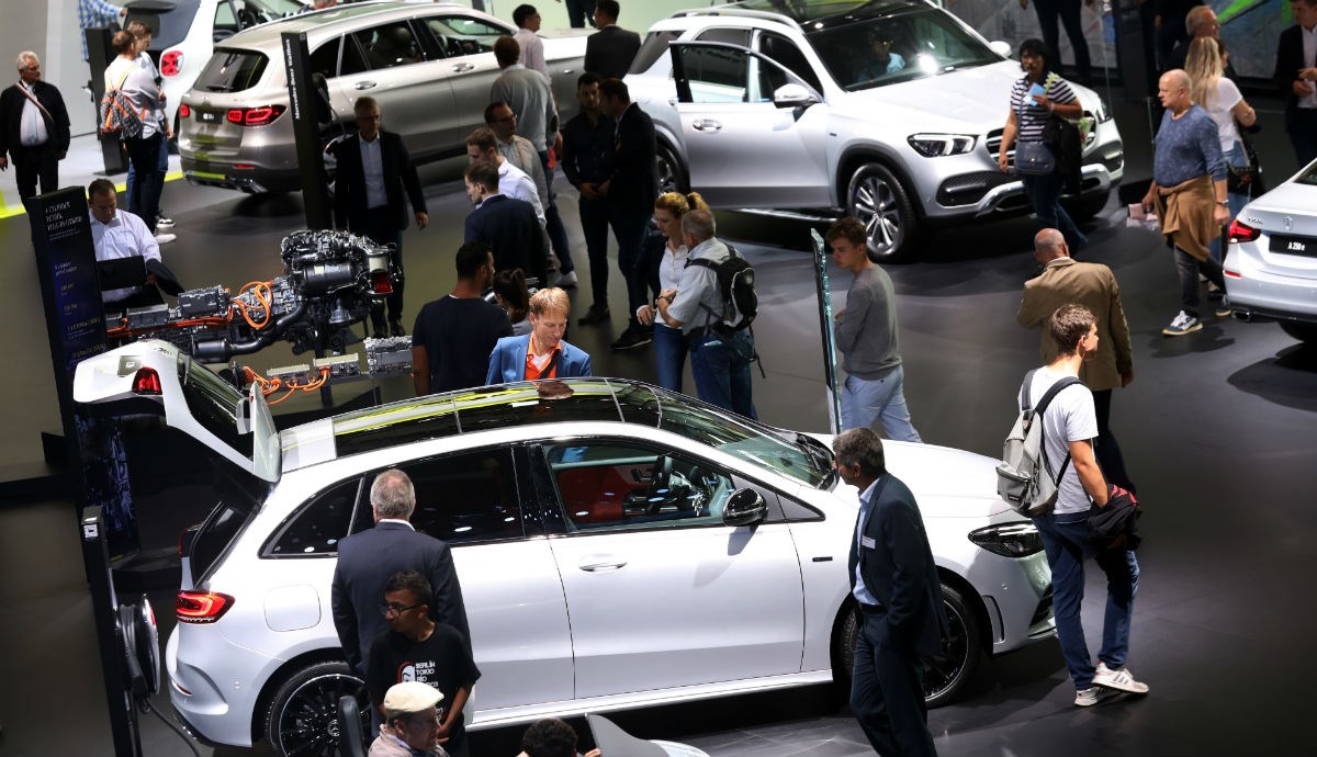 Potražnja za novim automobilima u Europi pala je u siječnju