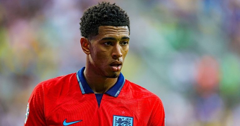 VIDEO Bellingham nakon utakmice s Ukrajinom ušao u krivi autobus i nasmijao navijače