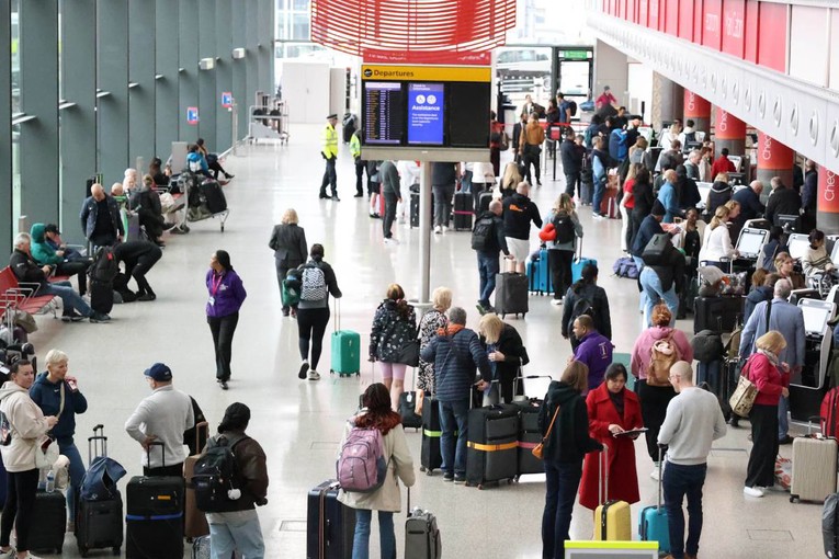 Problemi u britanskim zračnim lukama, otkazano gotovo 300 letova