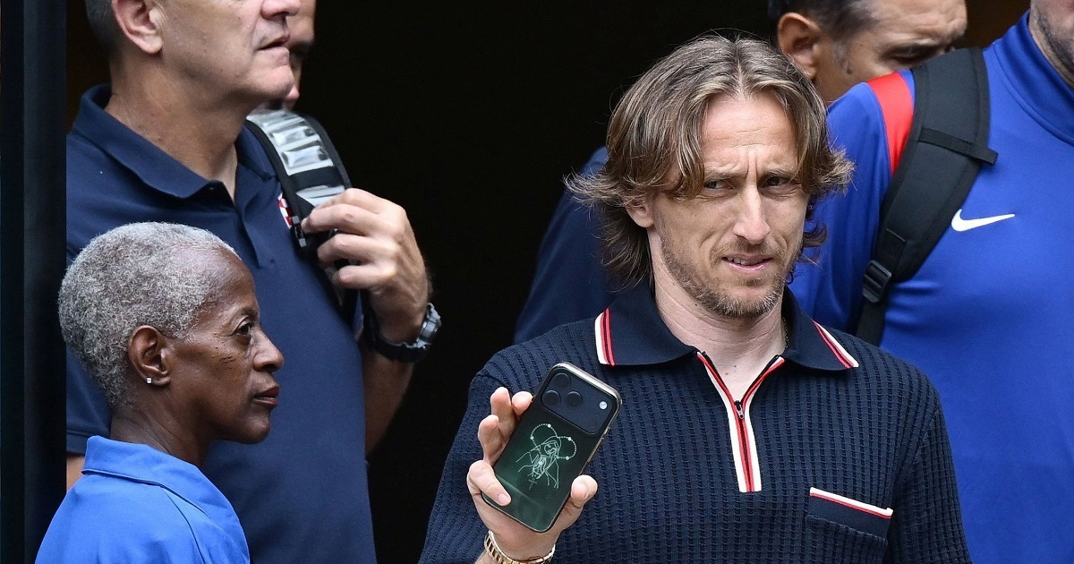 Gospa od dronova s Thompsonovog koncerta čuva mobitel Luke Modrića