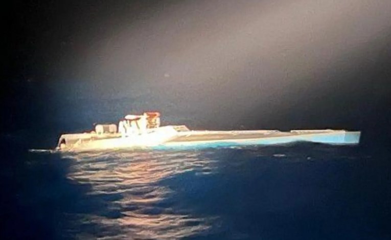 VIDEO Presreli narko-podmornicu punu kokaina, plovila je prema Europi