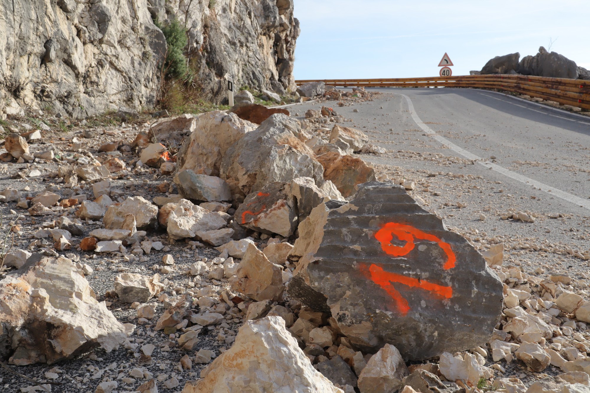 Zbog učestalih odrona počeli radovi na sanaciji ceste Makarska-Vrgorac