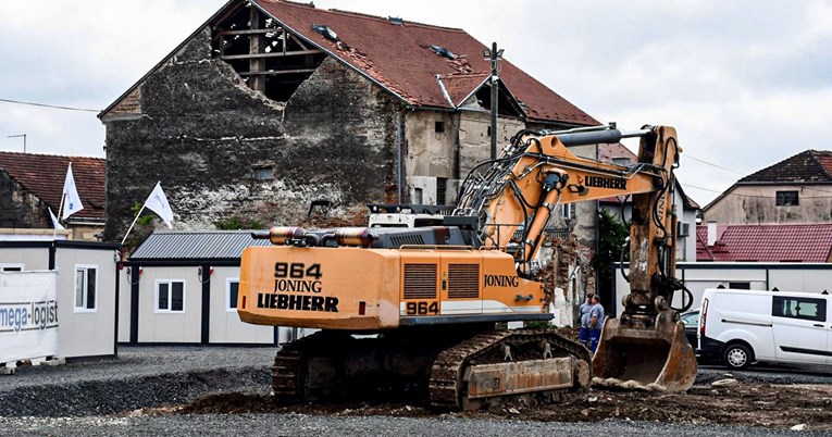 Mađari uložili milijune u obnovu škole u Petrinji, jučer zaustavljeni radovi. Zašto?
