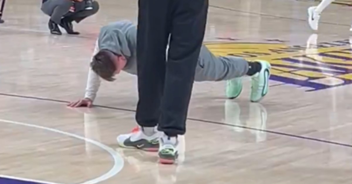 VIDEO Dončić sklekovima provocira čovjeka koji ga je trejdao, a u pozadini svira Ceca