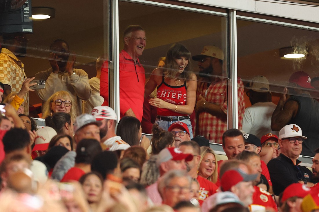 Snimka Taylor Swift s tribina postala hit. Travis: "Moram je učiniti ponosnom"