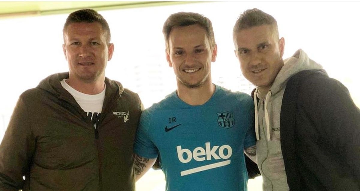 Rakitić pokazao nove kopačke. Klasnić: Dobar ti taj telefon