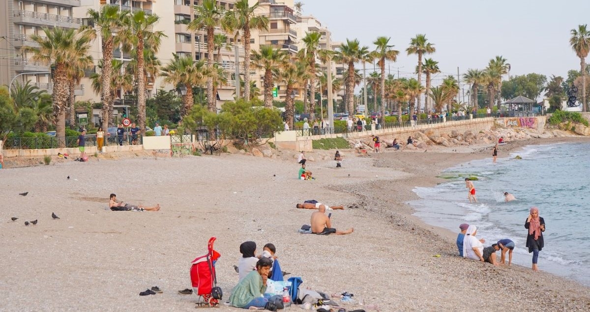 Grci se žale na srpske turiste: Unajmljuju apartmane da bi pekli paprike iz Leskovca
