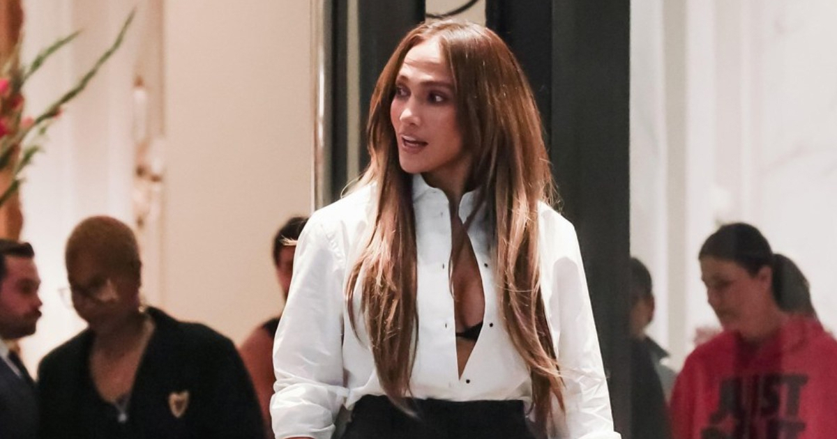 Jennifer Lopez pokazala kako klasičnu bijelu košulju učiniti odvažnijom