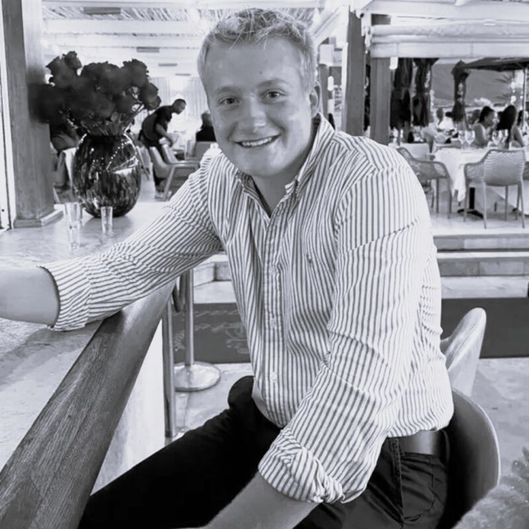 Sin engleske nogometne legende (21) poginuo u nesreći s traktorom