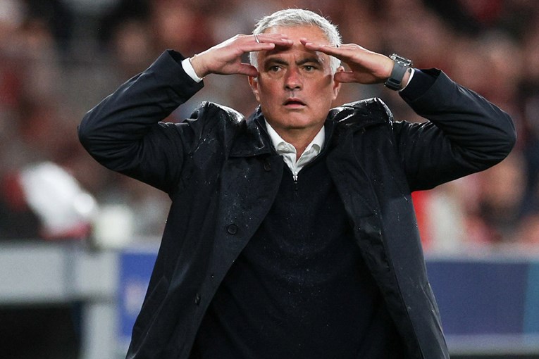 Englezi: Novo dno Josea Mourinha. On je licemjerni klaun i glupan