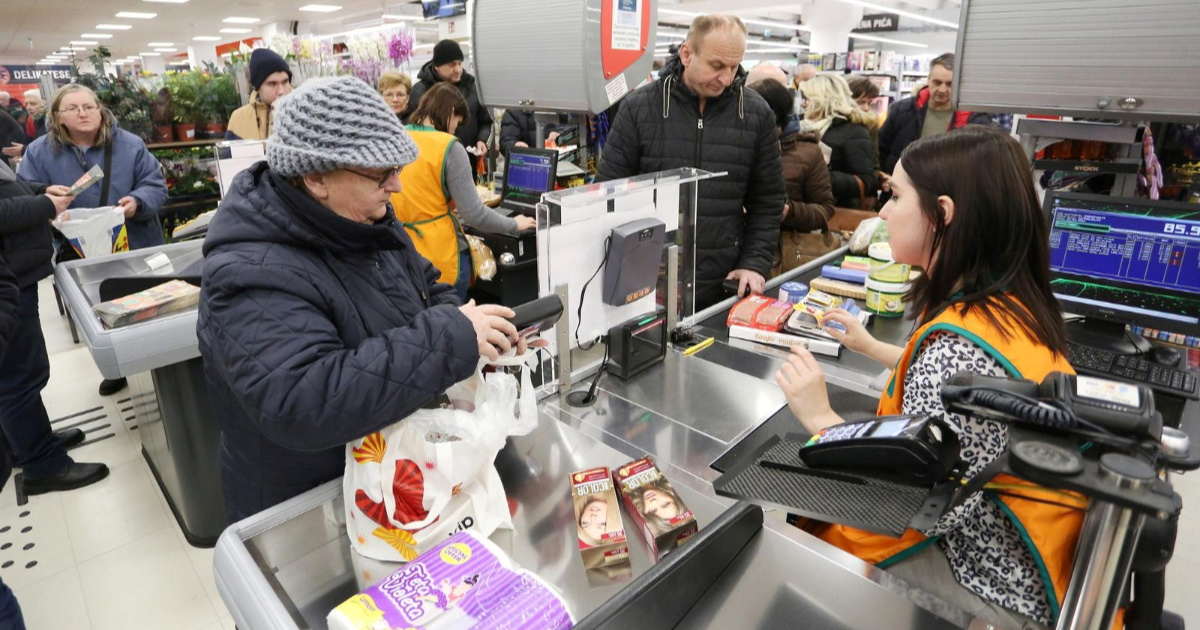 Zašto u gužvi ne rade sve blagajne? Blagajnica odgovorila na pitanje koje sve zanima