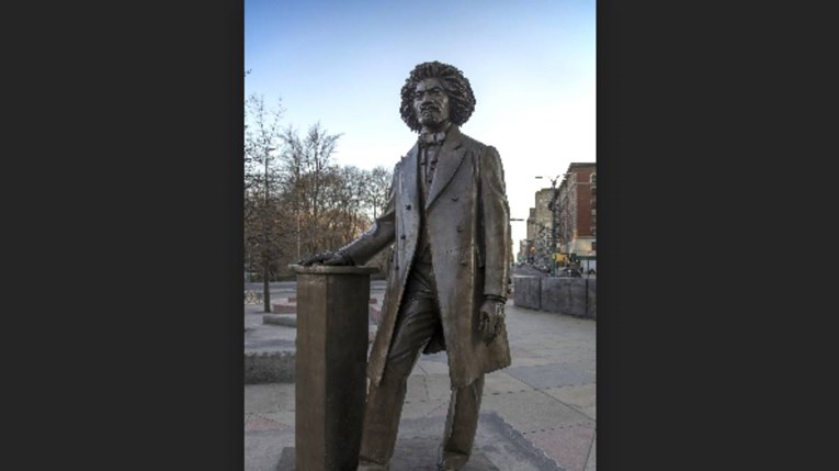 U SAD-u srušen povijesni kip aktivista koji se zalagao protiv robovlasništva