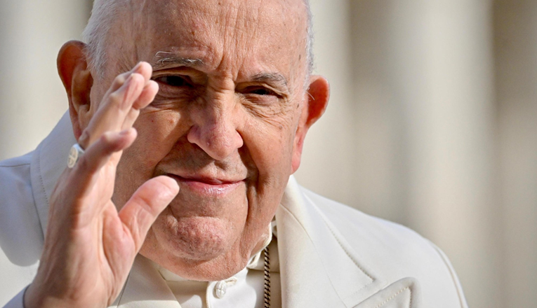 Papa će danas prisustvovati misi nakon što je jučer otkazao dolazak zbog zdravlja
