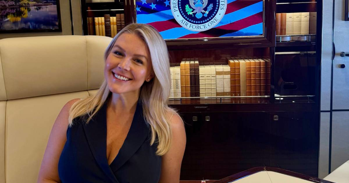 Trumpa sprdaju zbog urnebesnog detalja na novoj fotografiji Karoline Leavitt