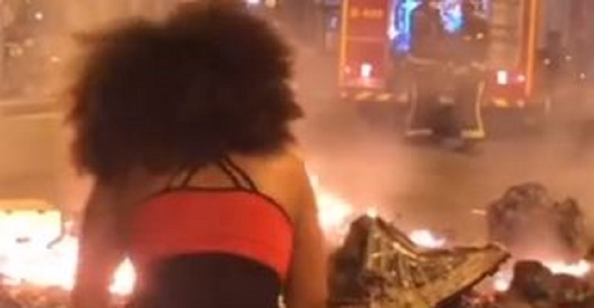 VIDEO Napali je jer je twerkala tijekom nereda u Barceloni: "Zabavljaš li se?"