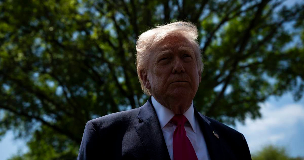 Trump: Pronašli smo zanimljive dokumente o NLO-ima