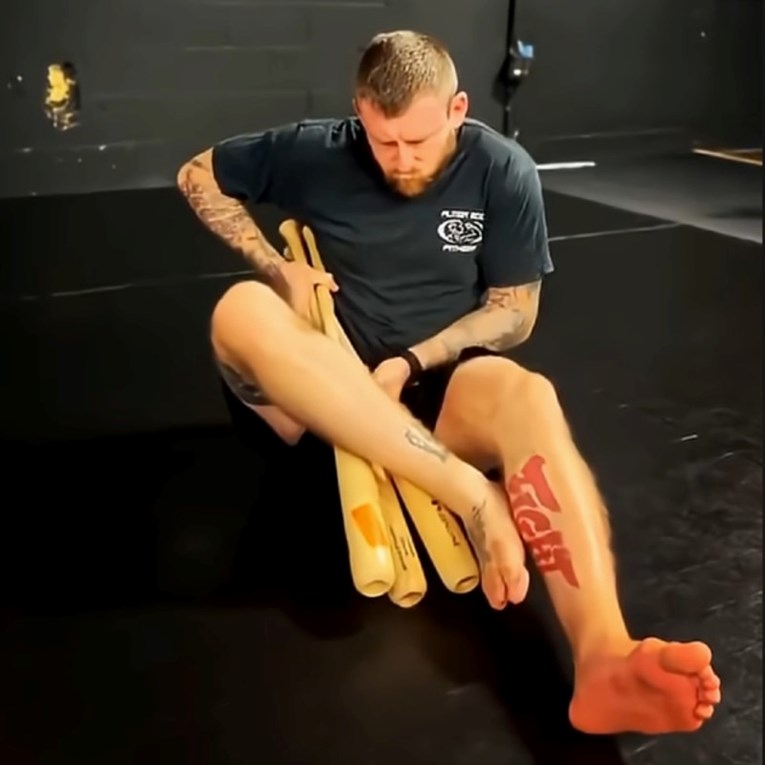 Majstor jiu-jitsua protiv tri bejzbol palice. Pogledajte kako je završilo