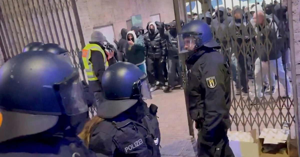 VIDEO Veliki neredi na utakmici u Berlinu. Ozlijeđeno preko 50 ljudi