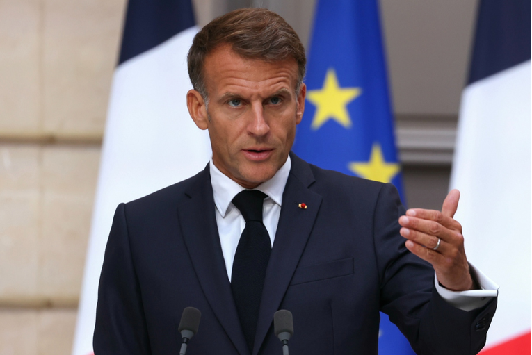 Macron: Europa je na udaru ruskih hibridnih napada