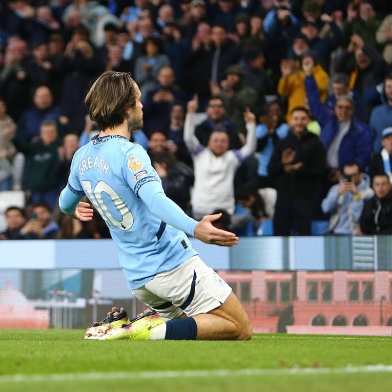 Barem 2000 navijača propustilo je najemotivniju proslavu sezone u Premier ligi